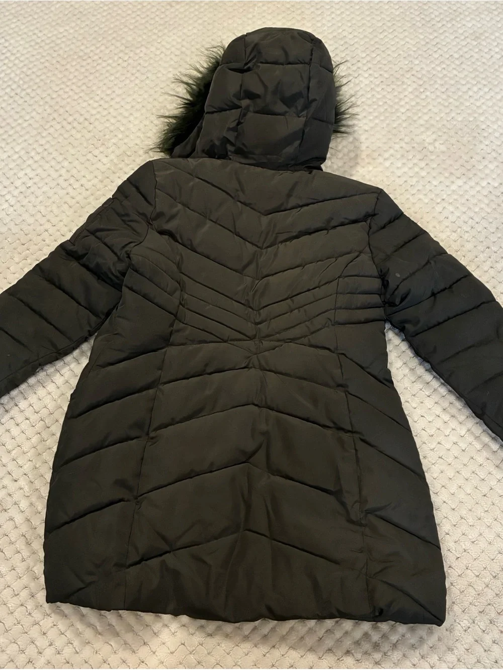 Teenager Girl Dark Green Hooded Puffer Coat with Faux Fur Trim